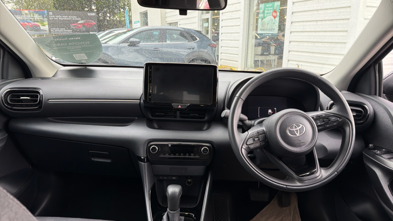 Toyota Yaris 1.5 Hybrid Design 5dr CVT Hybrid Hatchback
